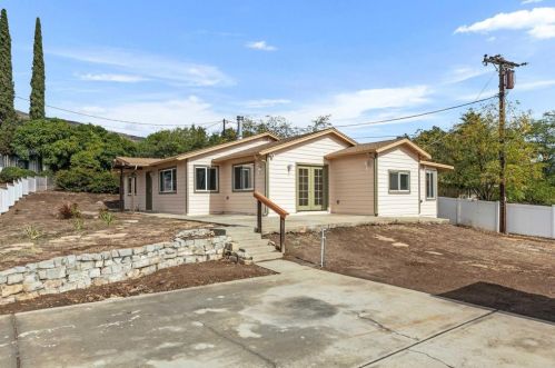 1323 Willowside Ter, Alpine CA  91901-1664 exterior