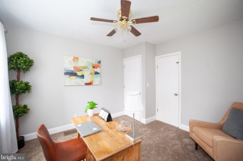 208 Beaver Dr, Gloucester NJ  08031-2902 exterior