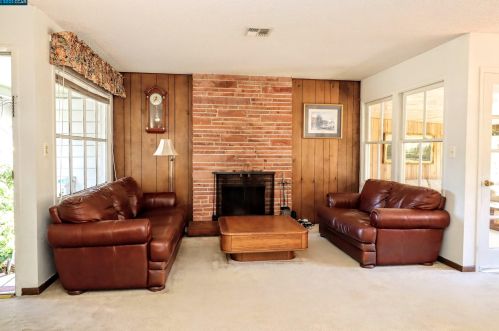 16050 Via Conejo, San Lorenzo, CA 94580-2341
