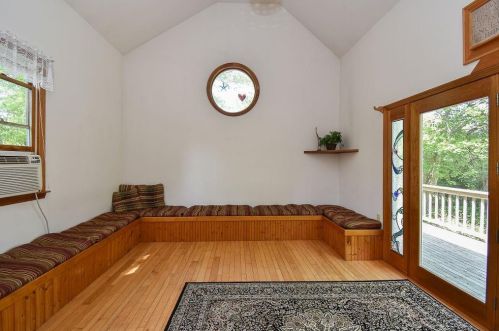 38 Noble St, South Kingstown RI  02882-3941 exterior