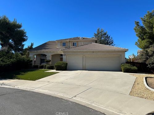 12324 Santiago Ct, Victorville, CA 92392-7449