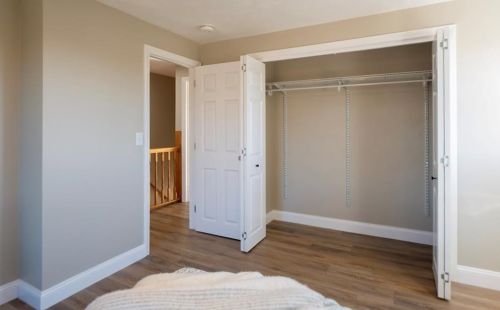 476 Grn End Ave, Middletown RI 02842-5626 exterior