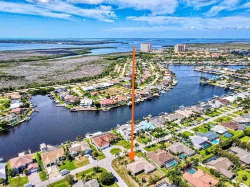 721 56 St, Cape Coral FL  33914-7224 exterior