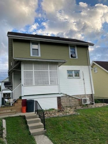 513 Davidson Ave, South Connellsville, PA 15425-4716
