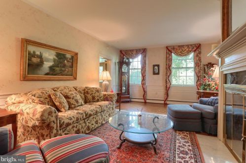 6411 Devonshire Hts Rd, Harrisburg PA 17111-4818 exterior