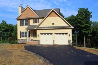 35 Rebecca Dr, Middletown NY  10940-8607 exterior