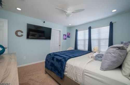 4 Evergreen Way, Mount Arlington NJ  07856-1377 exterior