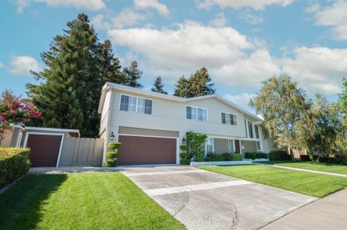 16341 Spring Creek Dr, Ripon, CA 95366-2225