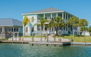 302 Square Rigger St, Rockport, TX 78382-9702