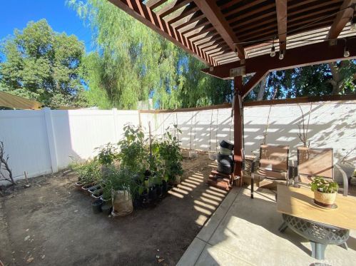 30422 Daisy Ct, Santa Clarita CA  91384-3779 exterior