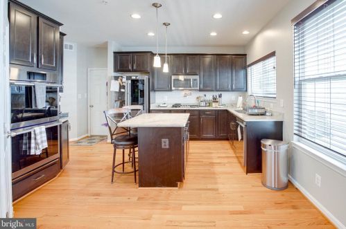 3602 Eagle Ridge Dr, Woodbridge VA  22191-6564 exterior