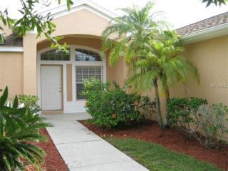 394 Fountainview Cir, Oldsmar, FL 34677-4644