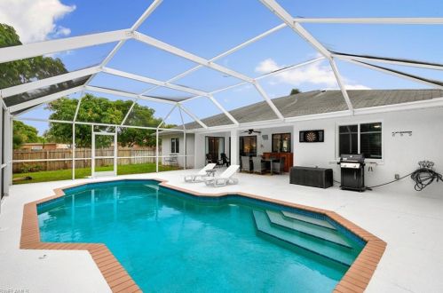 1305 Granada Blvd, Naples, FL 34103-3211