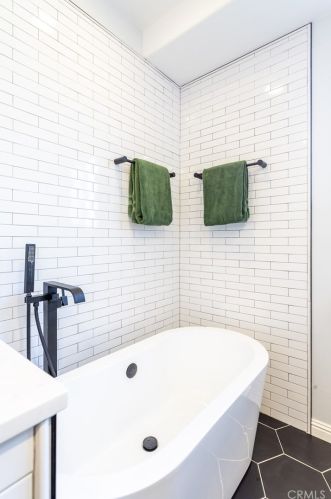 755 Junipero Ave, Long Beach CA  90804-4609 exterior