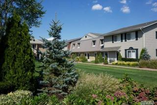 165 Starlight Walk, Holbrook NY  11741-4962 exterior