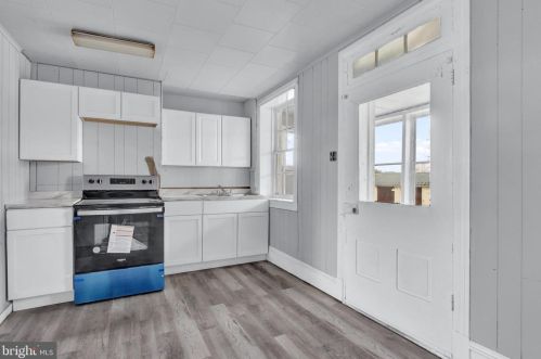 2161 Newville Rd, Carlisle PA  17015-7747 exterior