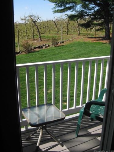 109 Moore Hill Dr, Southington CT  06489-2929 exterior