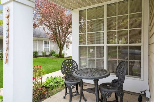 95 Glen Dr, Panamoka, NY 11961-1617