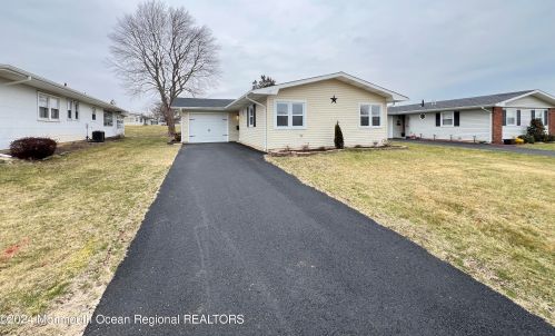 133 Central Blvd, Bricktown NJ  08724-2467 exterior