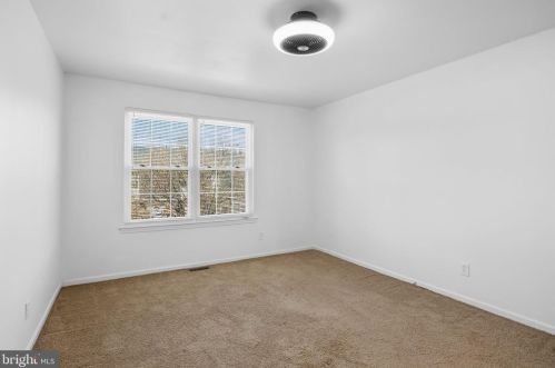 2172 Harbour Dr, Palmyra NJ  08065-1123 exterior