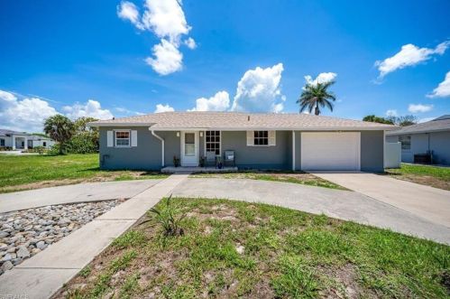 173 Tahiti Rd, Marco Island, FL 34145-3945