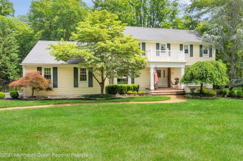 65 Hillyer Cir, Middletown, NJ 07748-3211