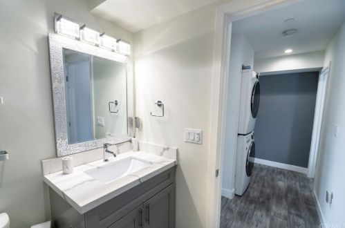 6160 Pacific Coast Hwy, Redondo Beach CA  90277-5907 exterior