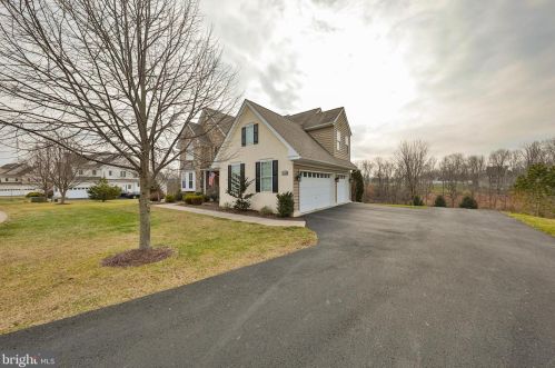 4320 Liberty Creek Pkwy, Coopersburg, PA 18036-9753