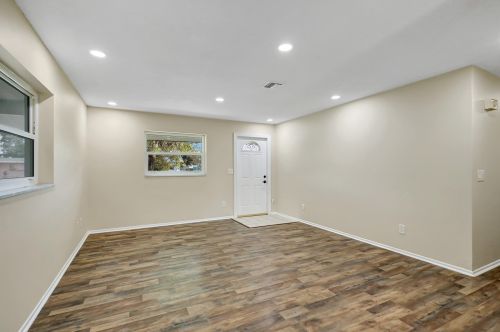 830 Airoso Blvd, Fort Pierce FL  34983-2011 exterior