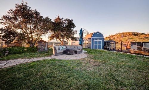 10956 Calle Oro Verde, Valley Center CA  92082-4201 exterior