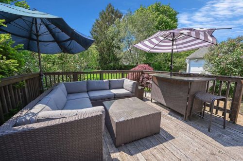 772 Pat Dr, West Islip NY  11795-3537 exterior