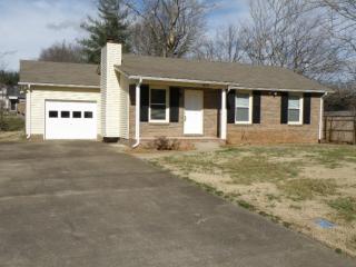 675 Debbie Dr, Clarksville, TN 37042-3925