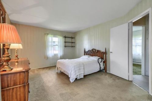 162 Drisler Ave, White Plains NY  10607-2403 exterior