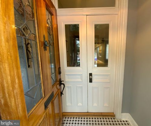 218 Kelker St, Harrisburg, PA 17102-2326