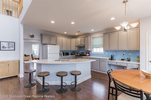 139 Princeton Oval, East Freehold NJ  07728-5338 exterior