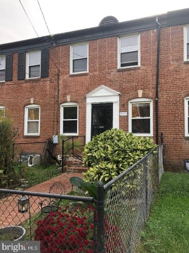 6018 Eastern Ave, Washington, DC 20011-1632
