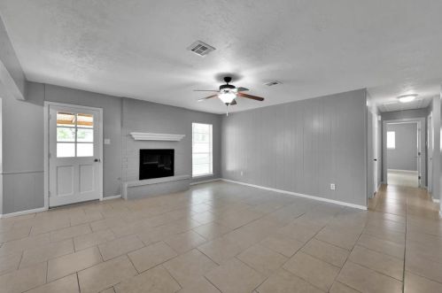 1619 Cantrell Blvd, Conroe TX  77301-4007 exterior