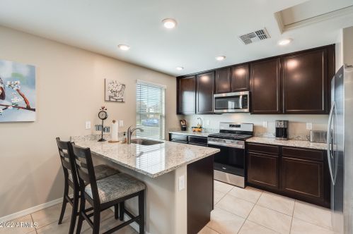 3929 79th Dr, Phoenix AZ  85043 exterior