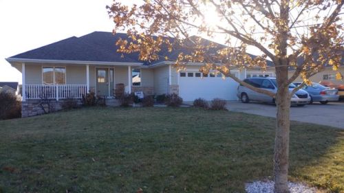 2889 Flowering Peach Dr, Green Bay, WI 54313-3230