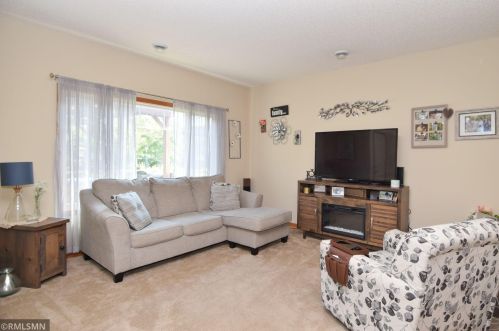 194 Shetland Ln, Lino Lakes MN  55014-5516 exterior