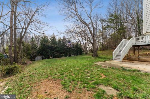 13226 Nickleson Dr, Woodbridge VA  22193-4123 exterior