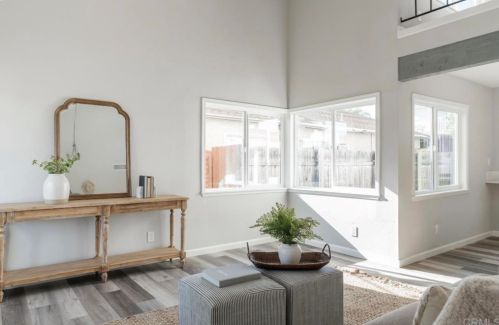 8576 Andromeda Rd, San Diego CA  92126-1802 exterior