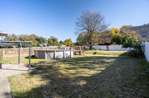 124 Larkspur St, Whitaker PA  15120-2205 exterior