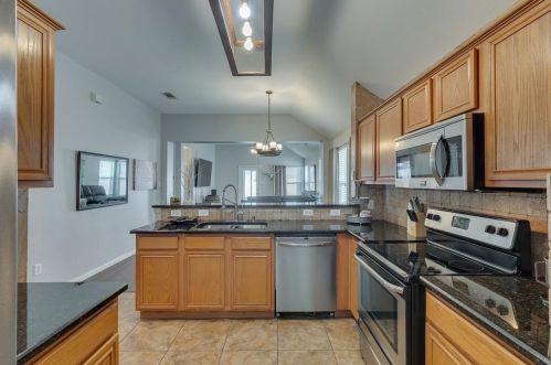 9833 Cedarcrest Dr, Aubrey TX  76227-5413 exterior