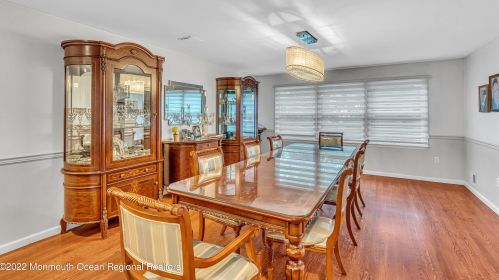 910 End Ave, Lakewood, NJ 08701-2043