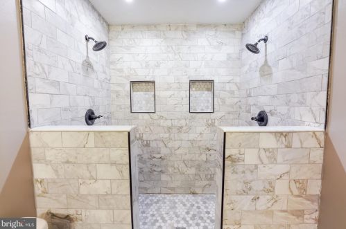 13439 Princedale Dr, Woodbridge VA  22193-3911 exterior