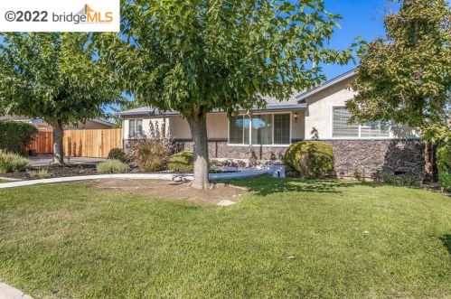 1573 Ayers Rd, Concord, CA 94521-3106