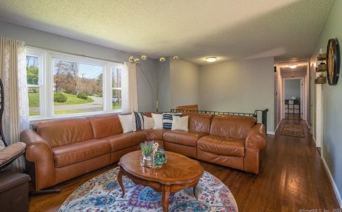 4 Charcoal Ridge Rd, Danbury, CT 06811-2913