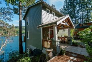 1741 Smt Lk Shr Rd, Olympia WA  98502-9455 exterior