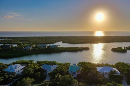 5415 Osprey Ct, Sanibel, FL 33957-2319